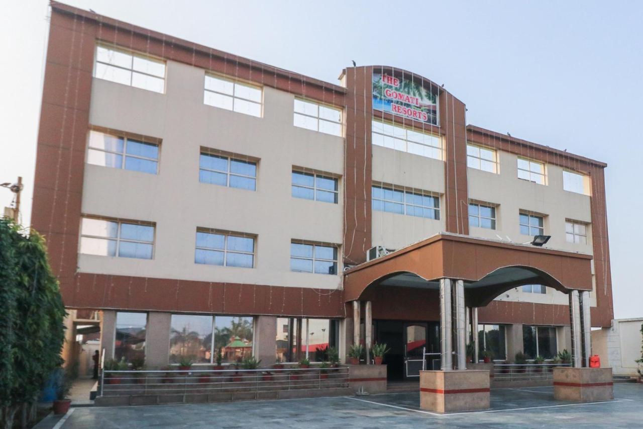 Oyo 66888 Gomti Resorts Alīgarh Exterior foto